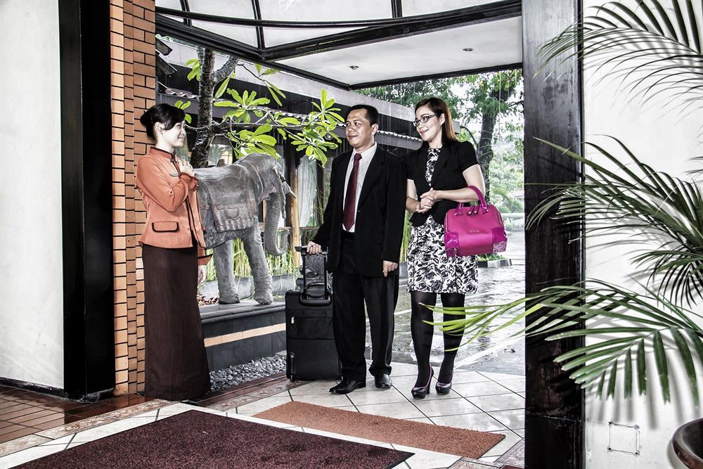 Hotel Montana Dua Malang Zewnętrze zdjęcie
